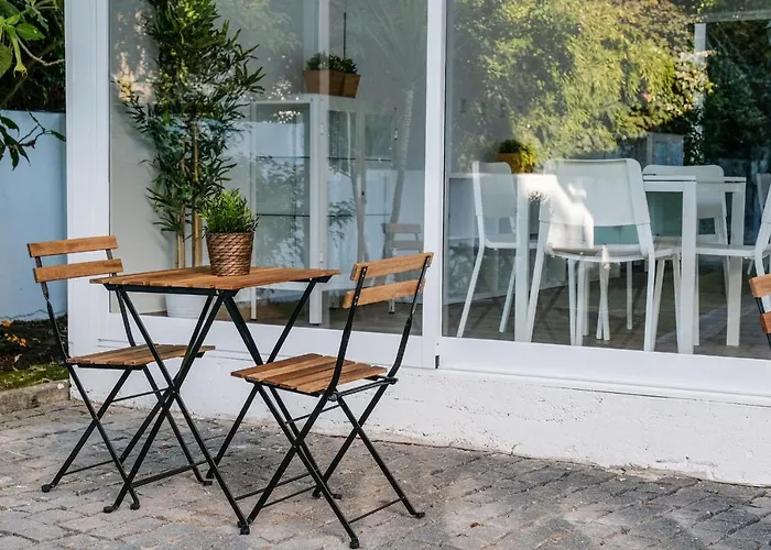 4u Vi Airport ゲストハウス